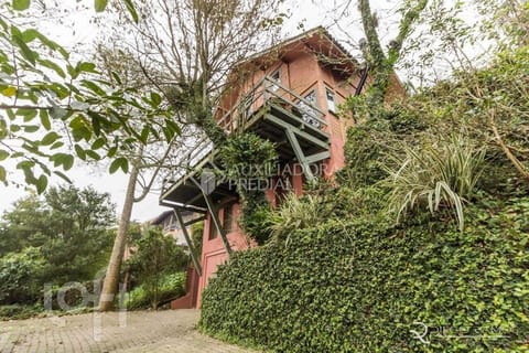 Image 29 - 253775
